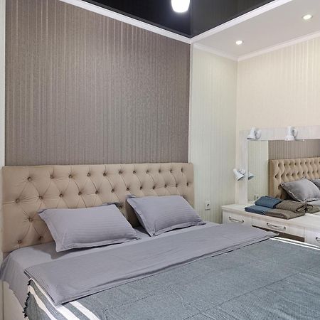 Апартаменты Aura On Abdrahmanova 145 Бишкек Экстерьер фото